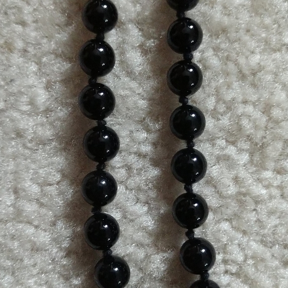16" black onyx beaded necklace - Picture 2 of 3
